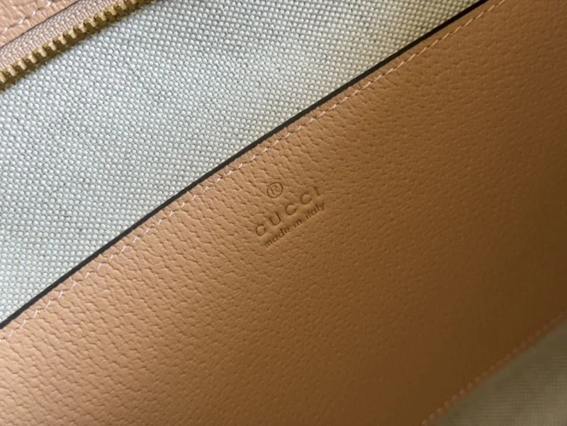 Sporty Gucci Clutch Bags 50024