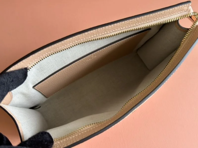 Sporty Gucci Clutch Bags 50024