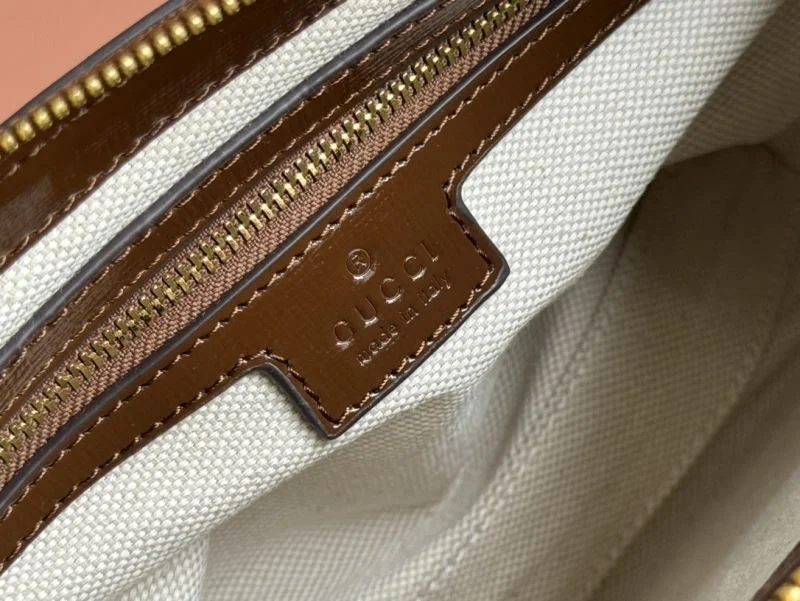 TechFriendly Gucci Clutch Bags 50062
