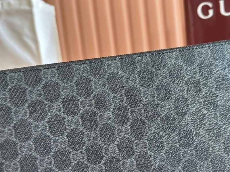 RelaxedFit Gucci Clutch Bags 50006