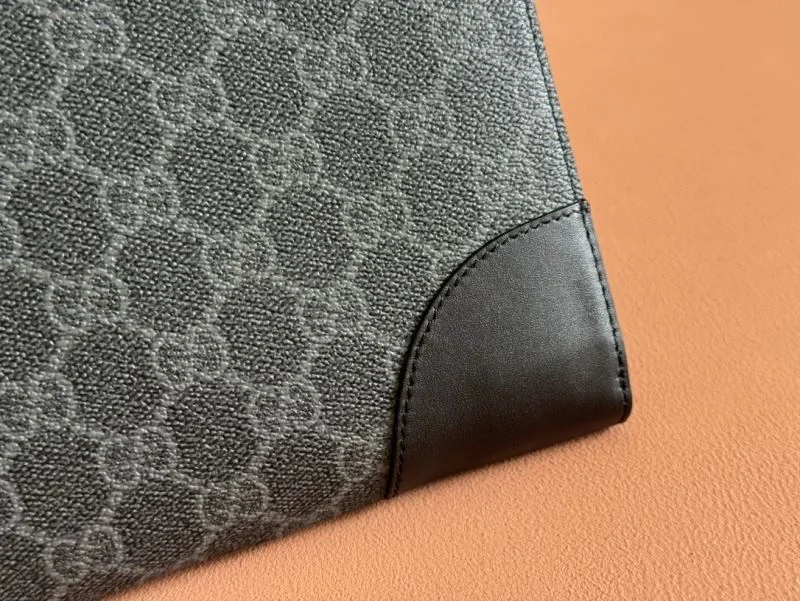 RelaxedFit Gucci Clutch Bags 50006