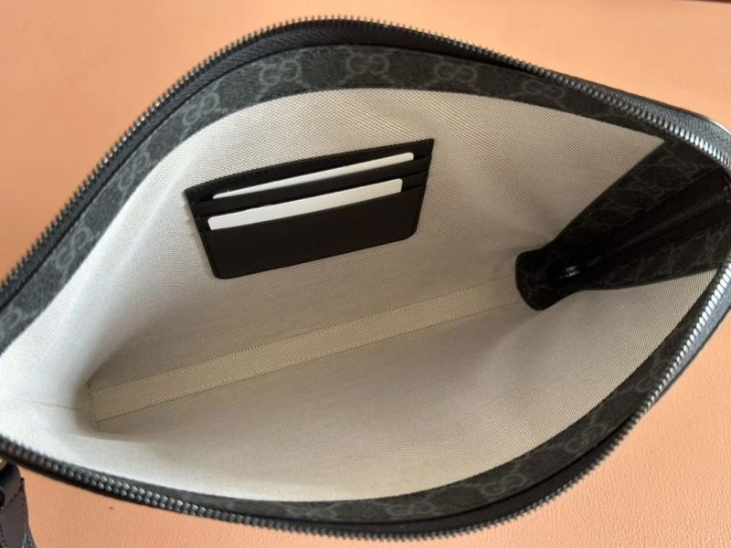 RelaxedFit Gucci Clutch Bags 50006