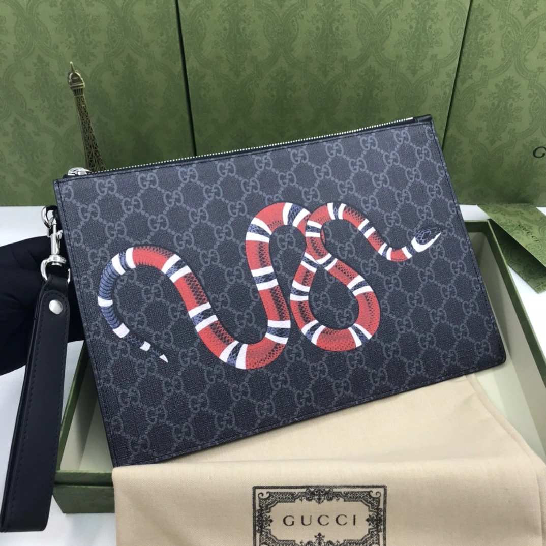 Compact Gucci Clutch Bags 56934