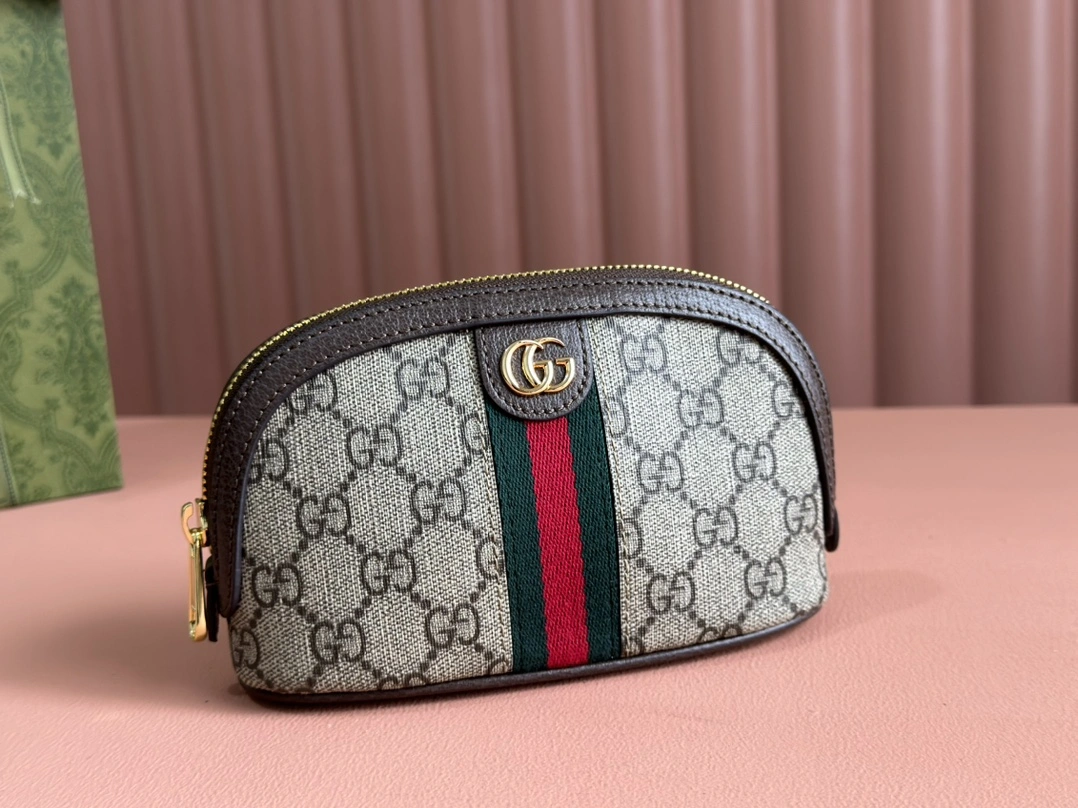 Lightweight Gucci Cosmetic Bags 72465
