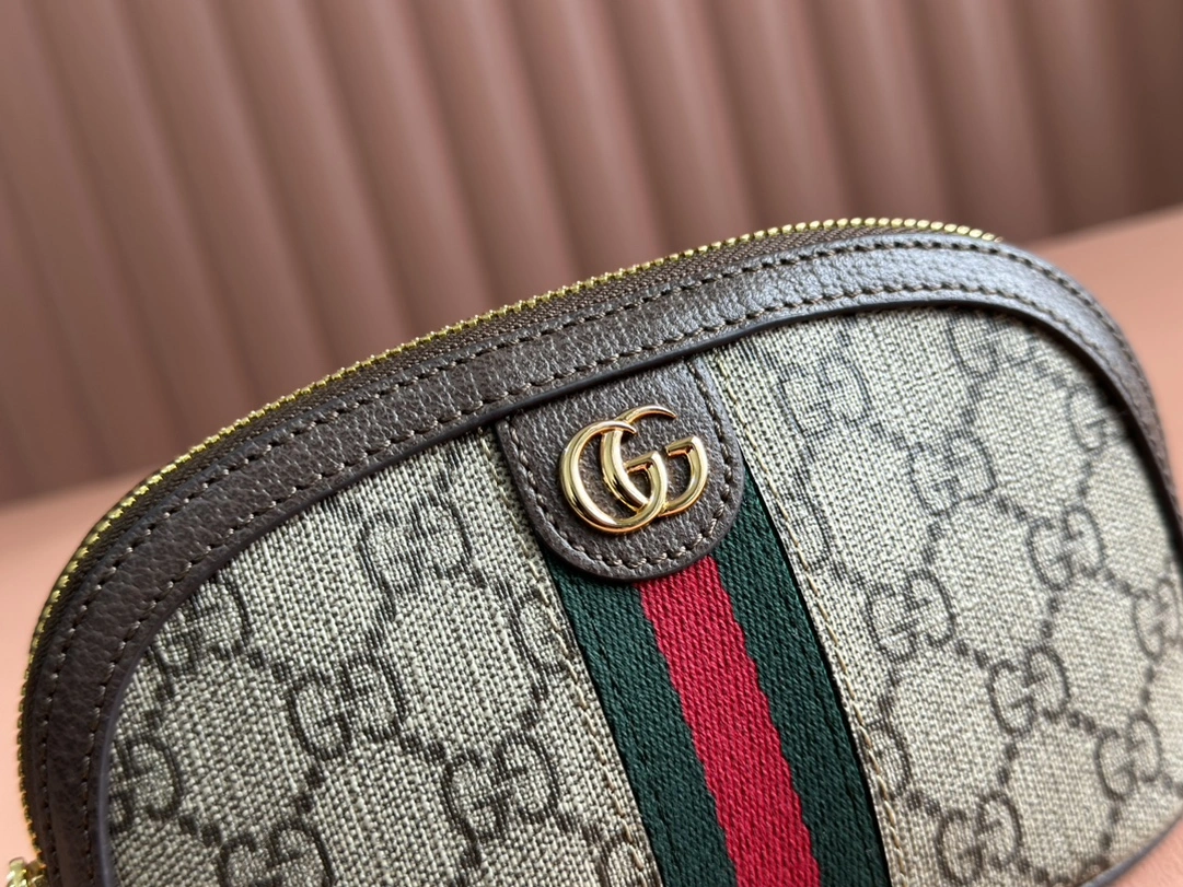 Lightweight Gucci Cosmetic Bags 72465