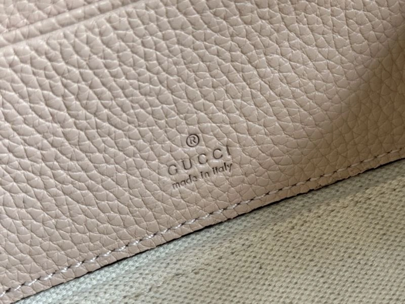 Sporty Gucci Cosmetic Bags 64861