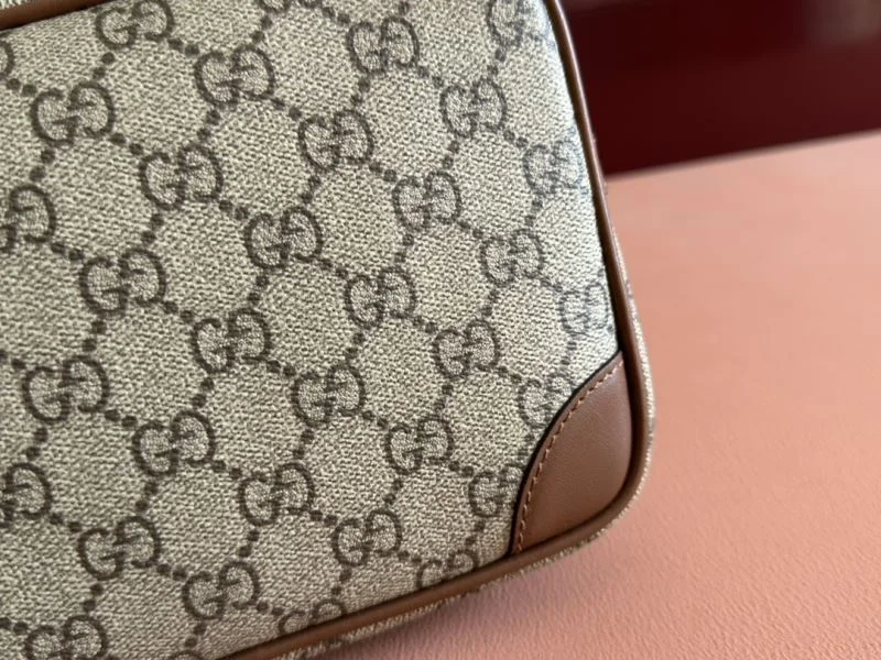 Functional Gucci Cosmetic Bags 49995