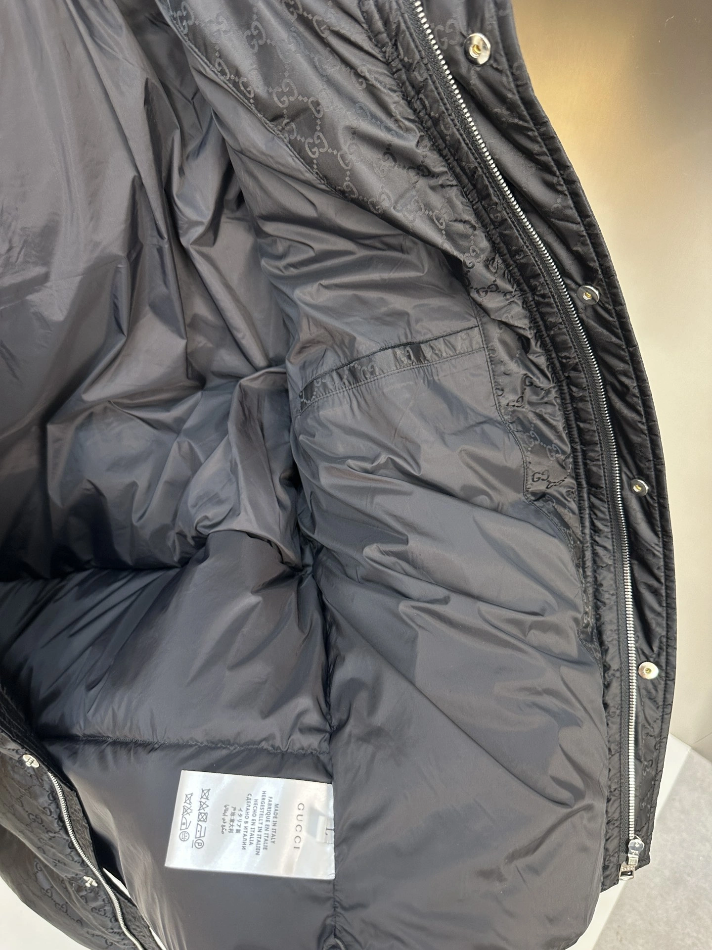 Gucci Down Jackets Fashionable 129147