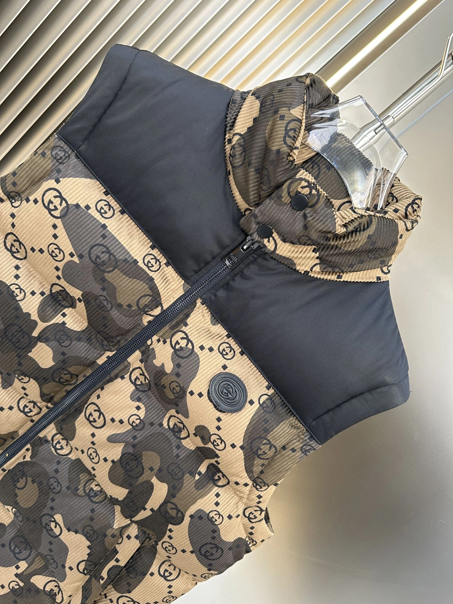 Gucci Down Jackets FlexibleFit 129151