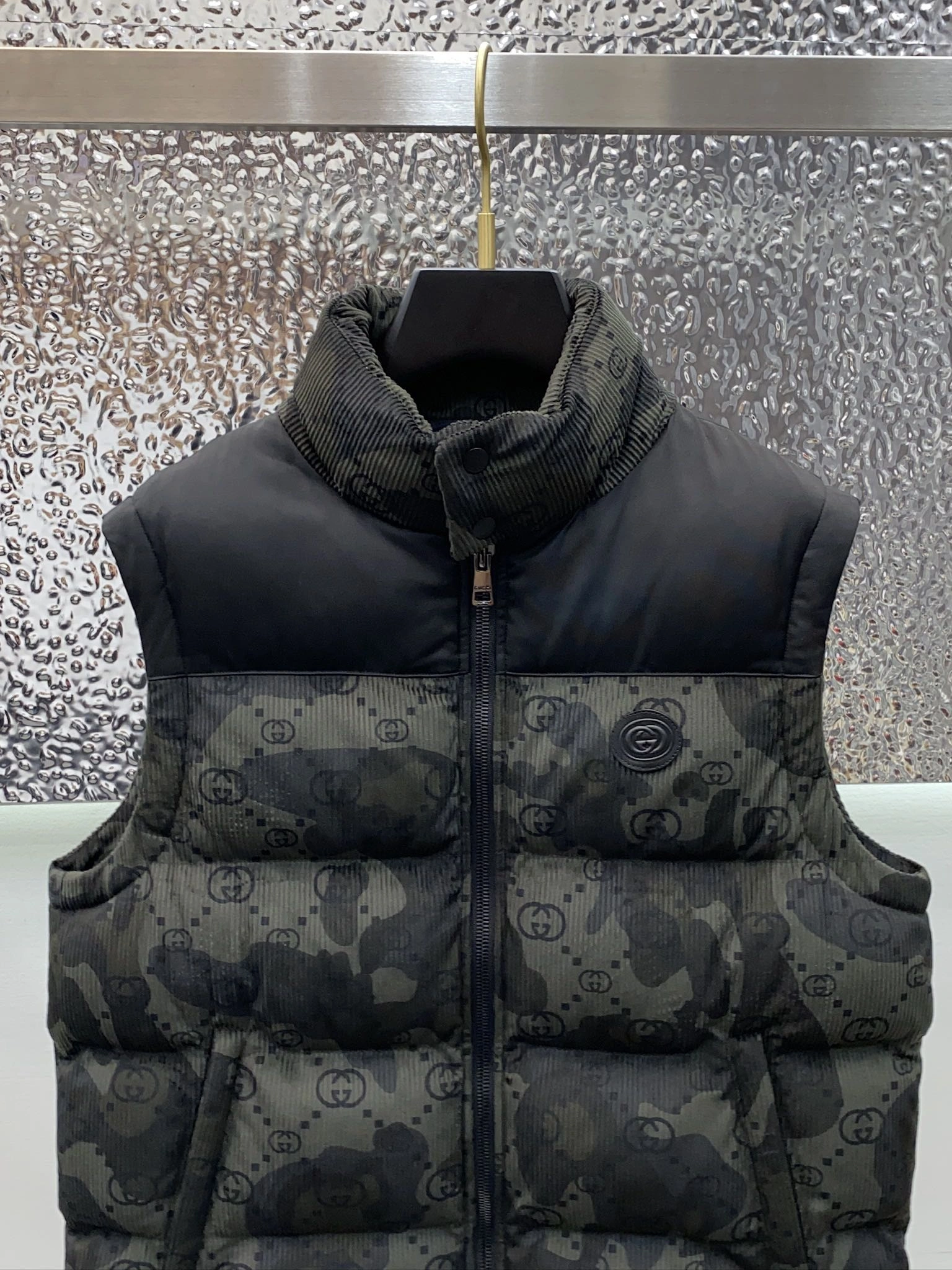 Gucci Down Jackets UrbanChic 129149