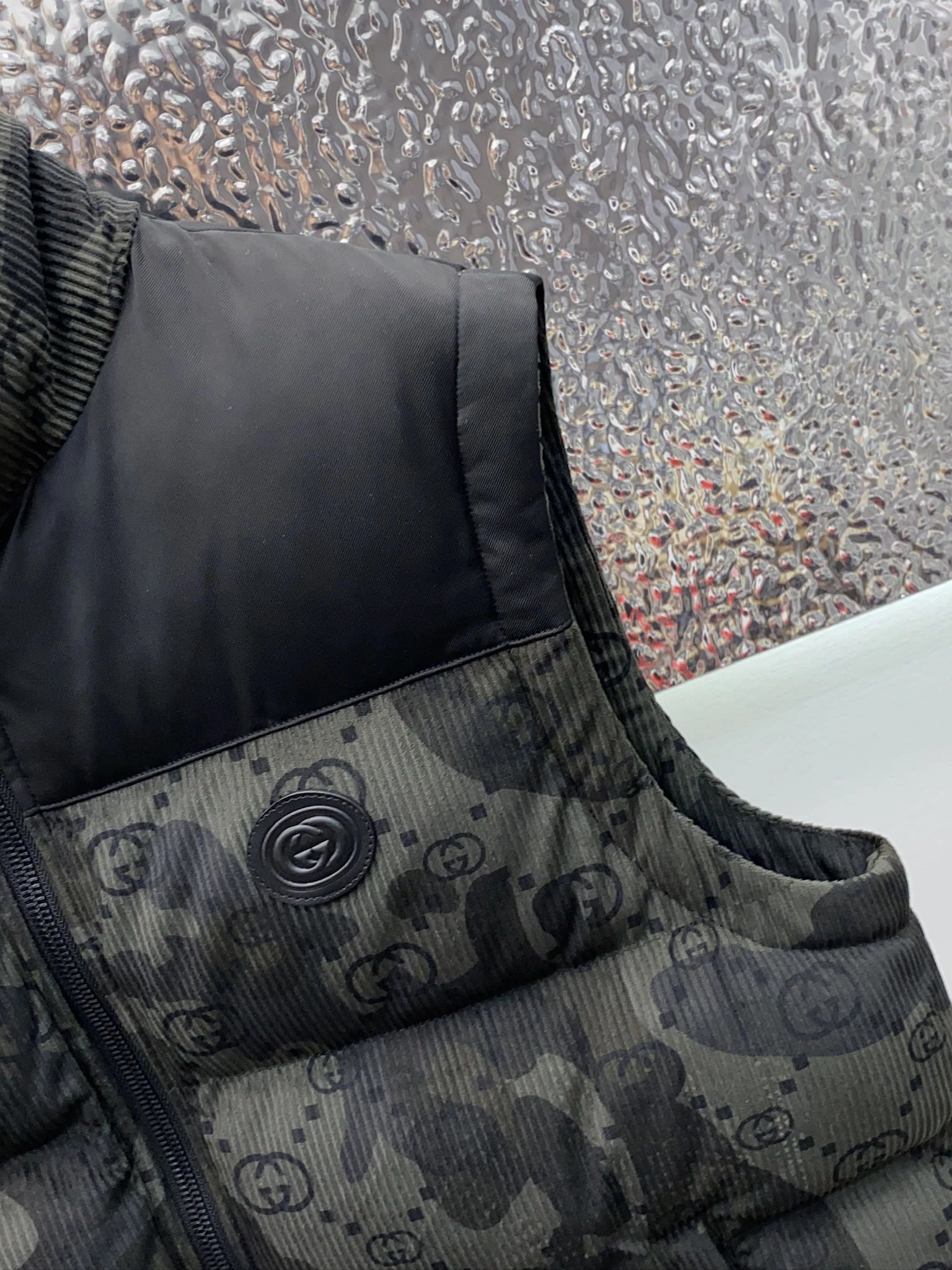 Gucci Down Jackets UrbanChic 129149