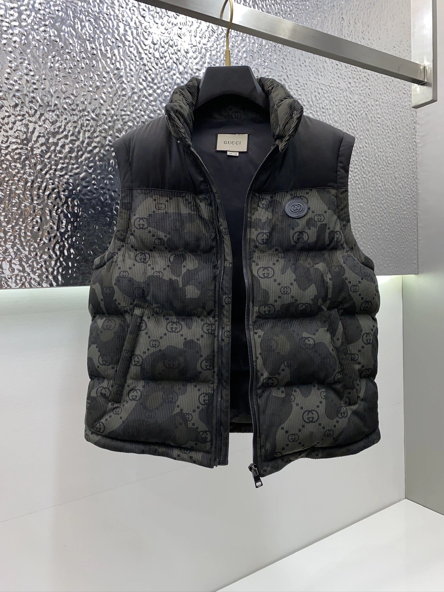 Gucci Down Jackets UrbanChic 129149