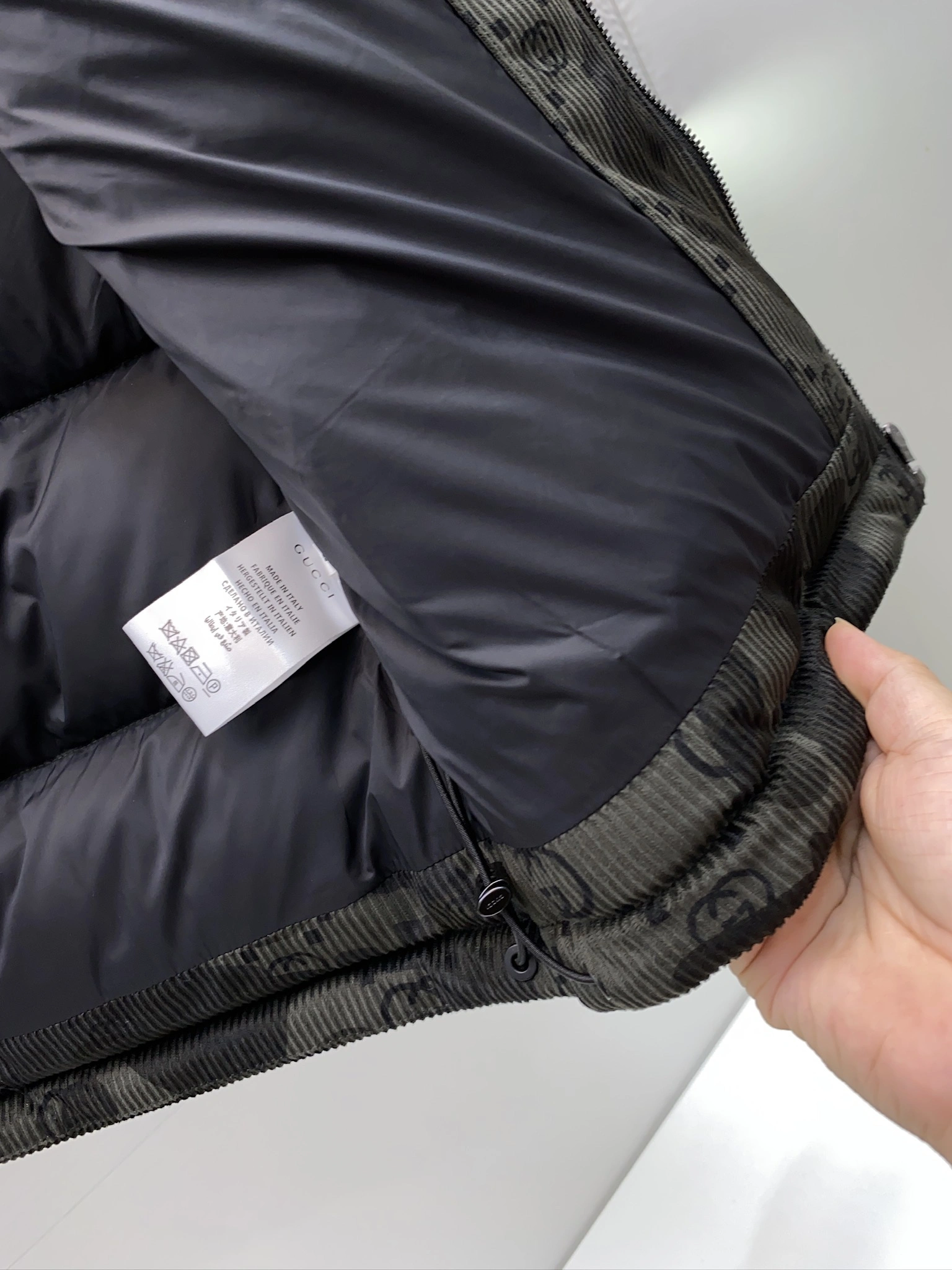Gucci Down Jackets UrbanChic 129149
