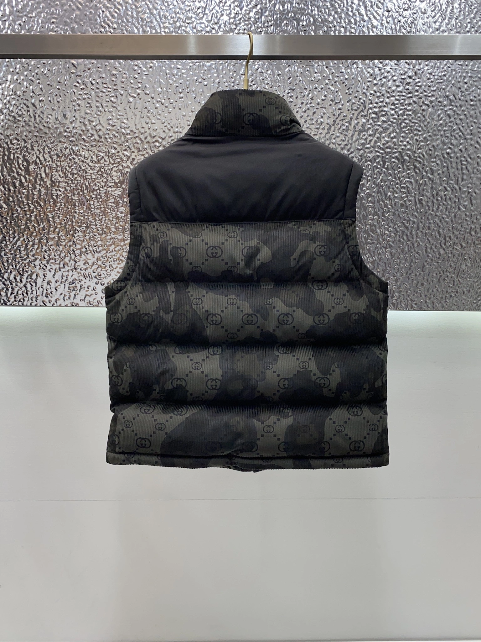 Gucci Down Jackets UrbanChic 129149