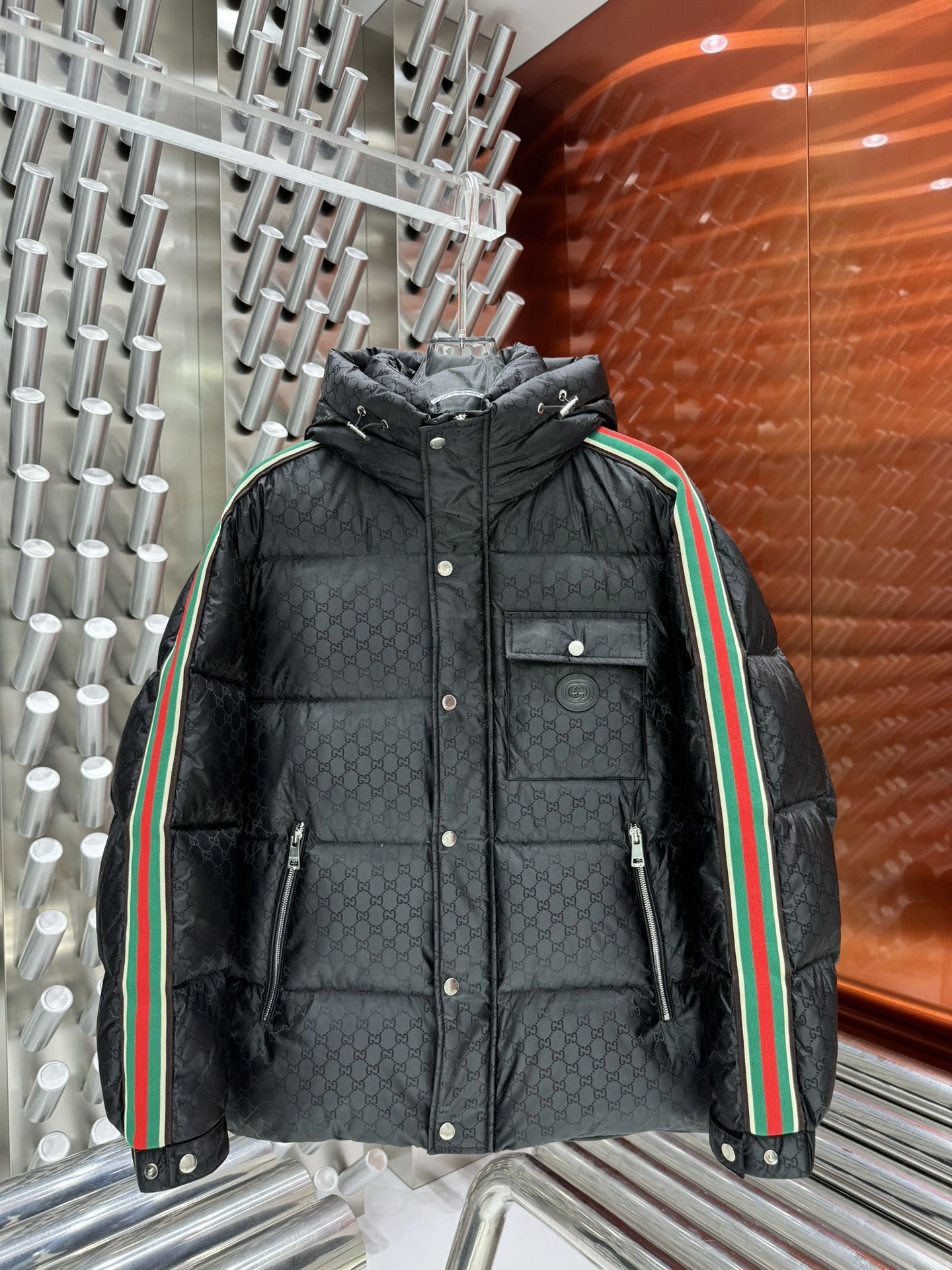 Contemporary Gucci Down Jackets 129146