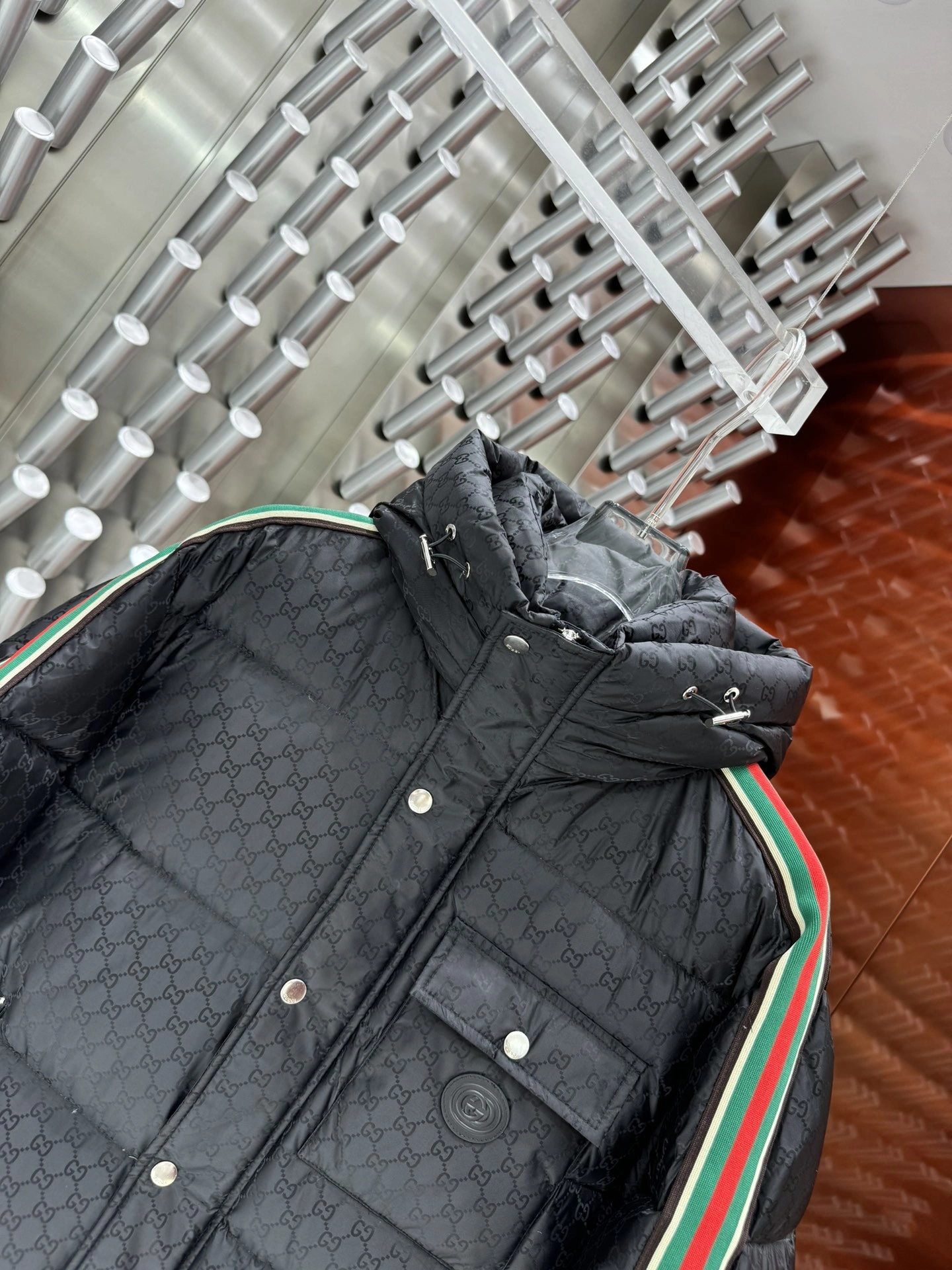 Contemporary Gucci Down Jackets 129146