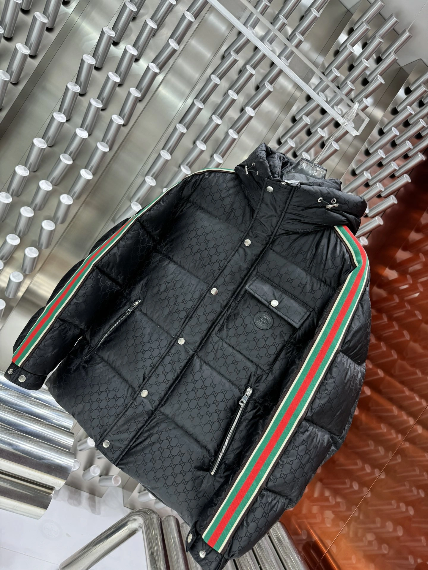 Contemporary Gucci Down Jackets 129146