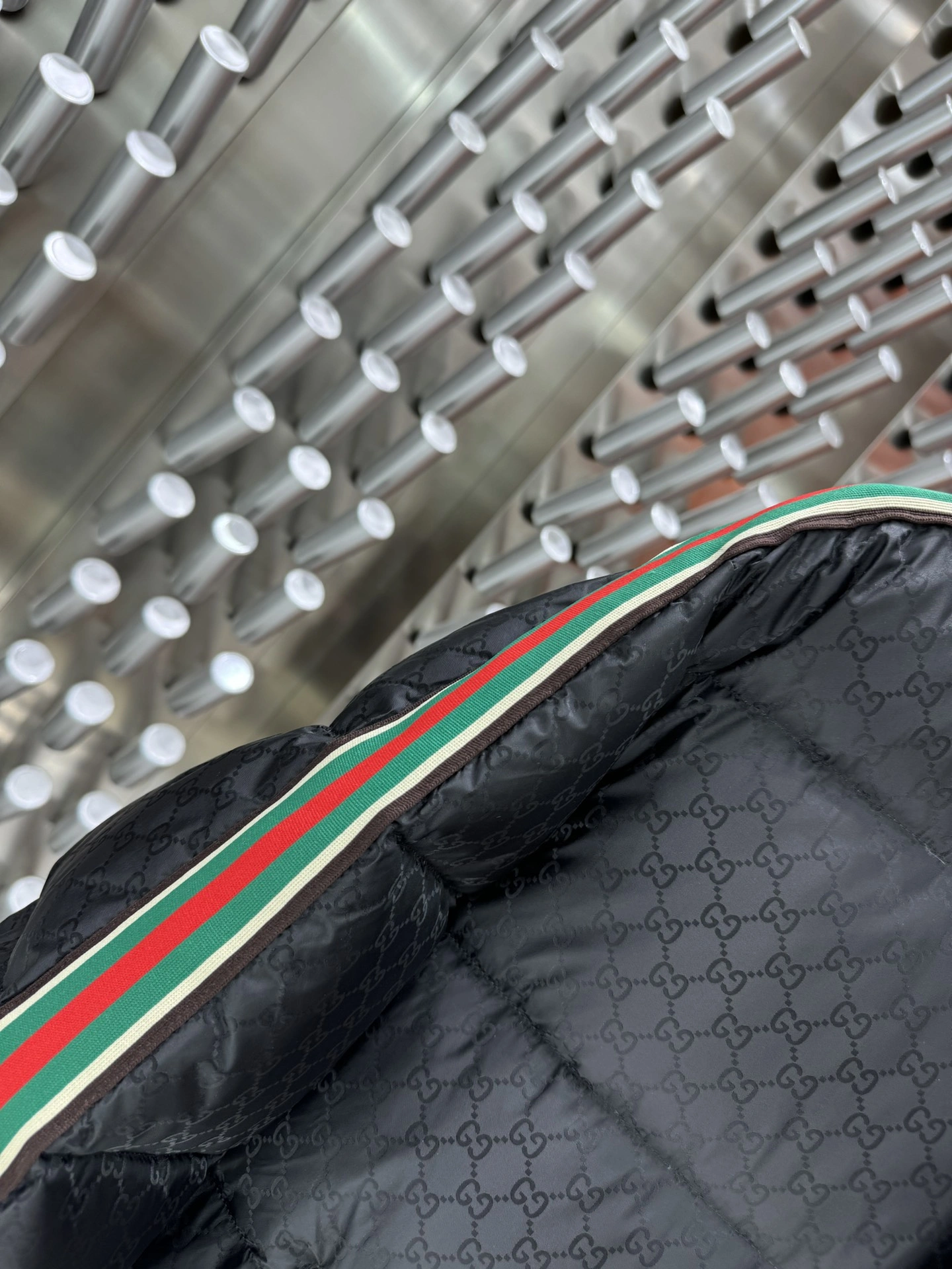 Contemporary Gucci Down Jackets 129146