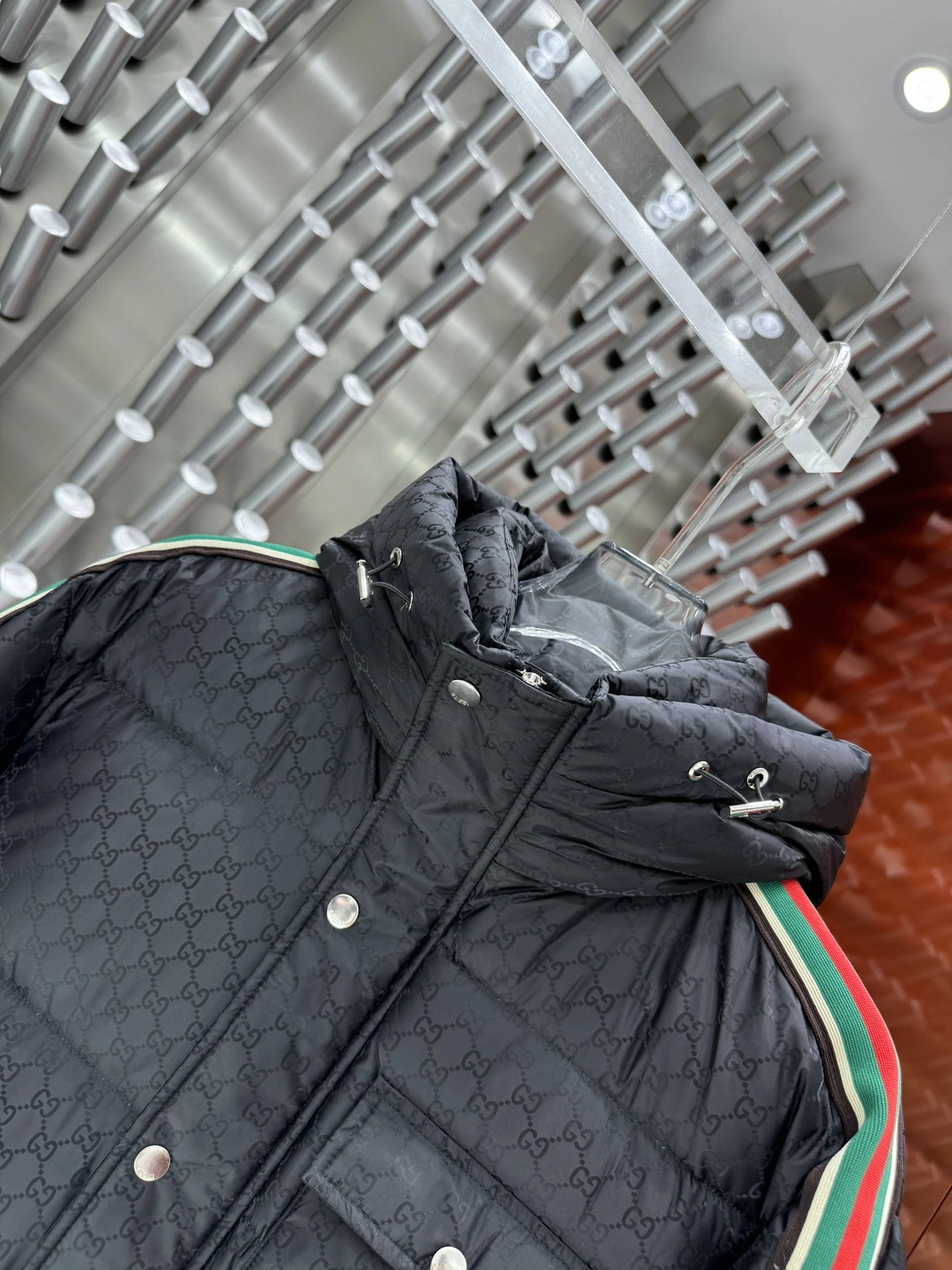 Contemporary Gucci Down Jackets 129146