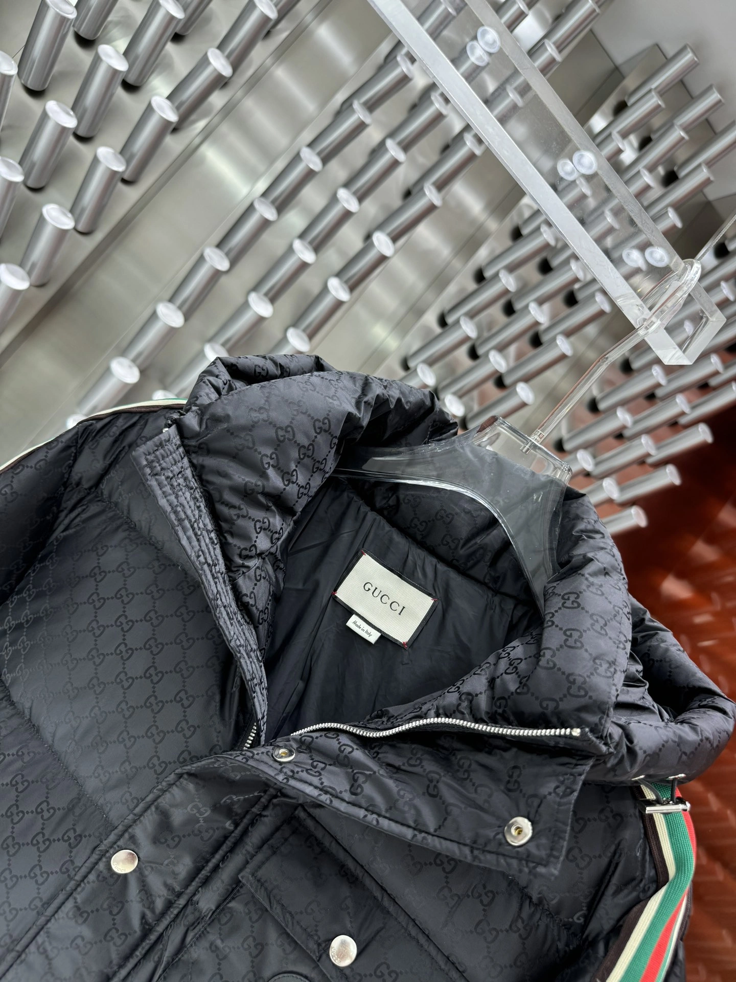 Contemporary Gucci Down Jackets 129146