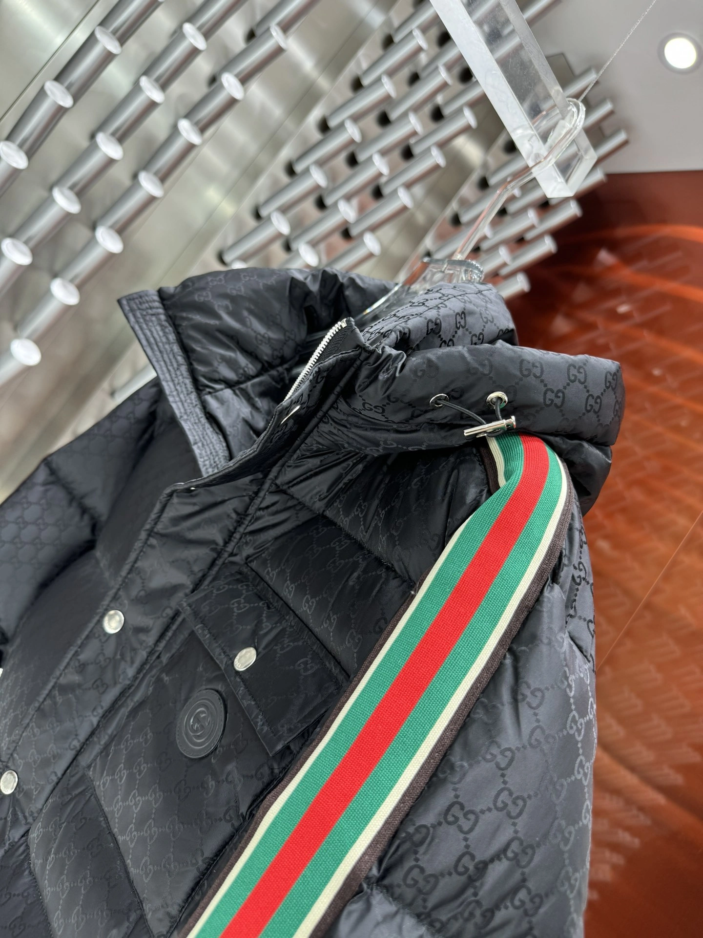 Contemporary Gucci Down Jackets 129146