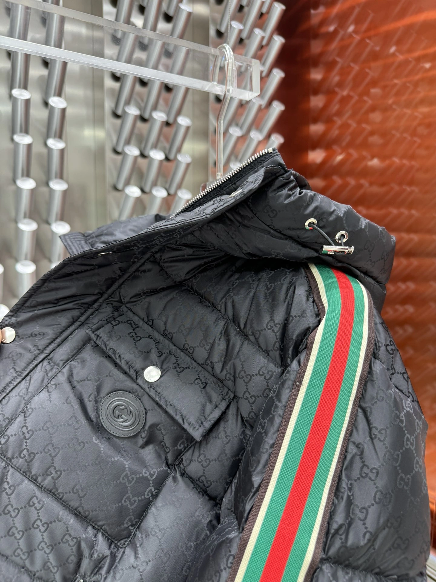 Contemporary Gucci Down Jackets 129146