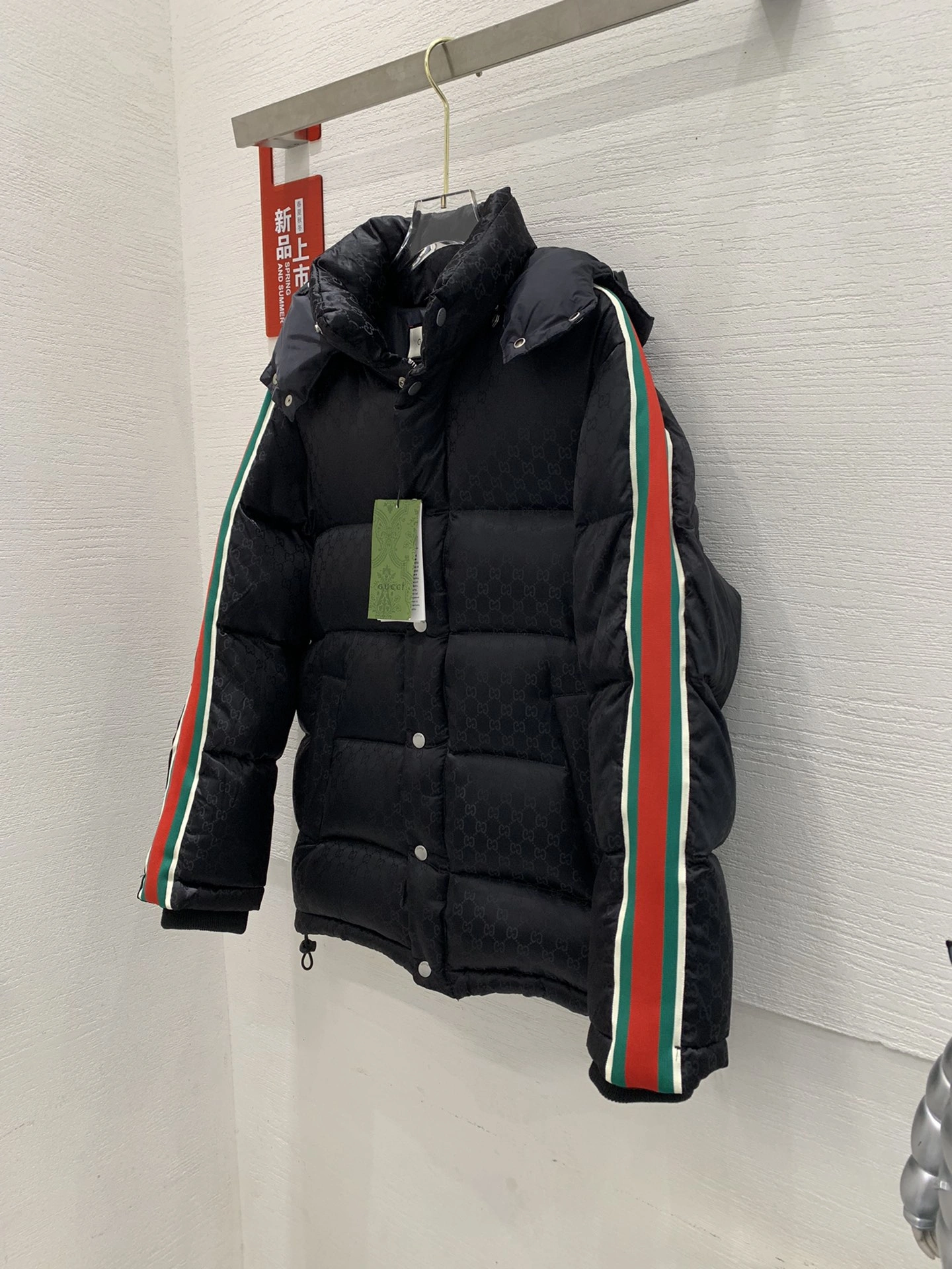Gucci Down Jackets Practical 129145