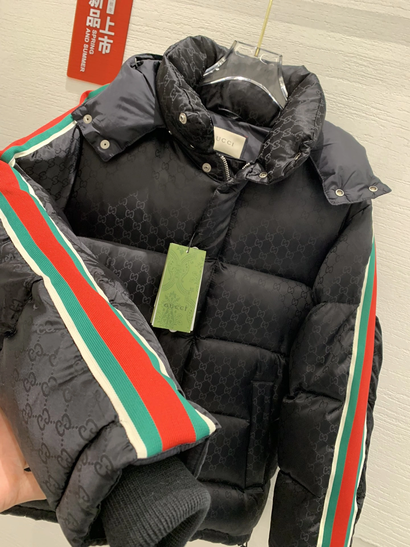 Gucci Down Jackets Practical 129145