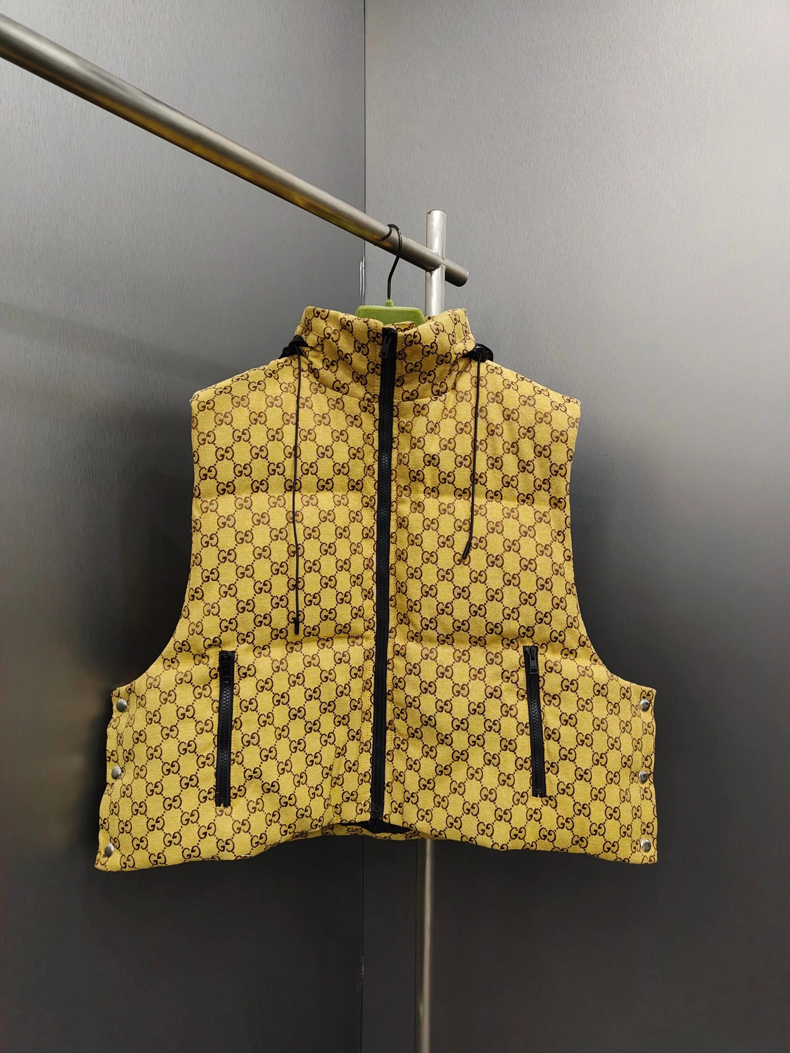Gucci Down Jackets Snug 129124
