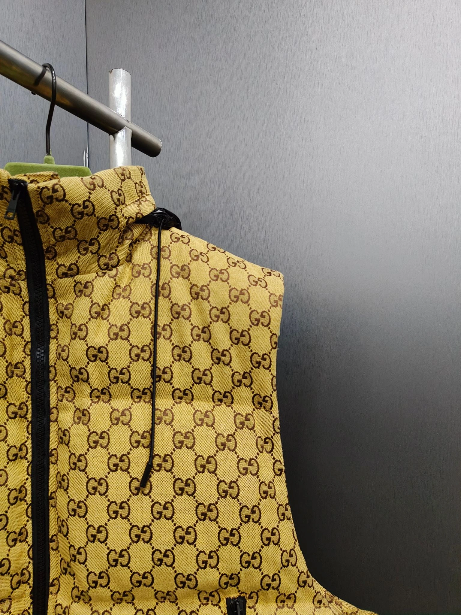 Gucci Down Jackets Snug 129124