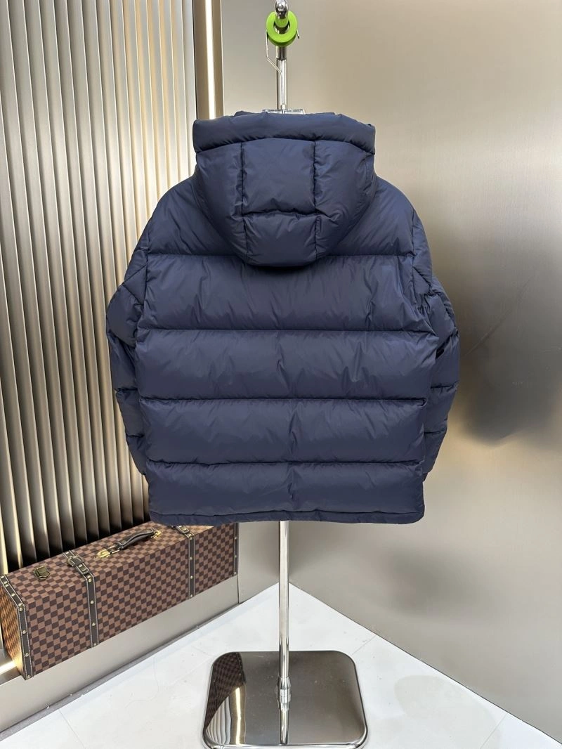 Sleek Gucci Down Jackets 129078