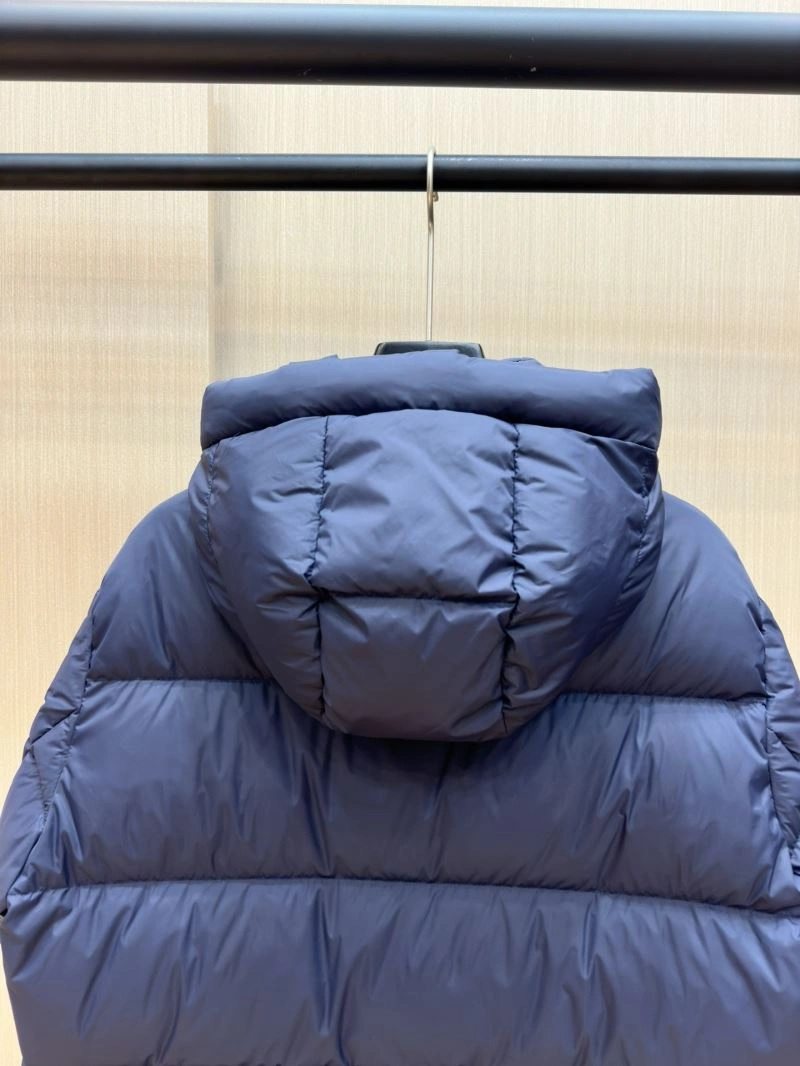 Snug Gucci Down Jackets 129072