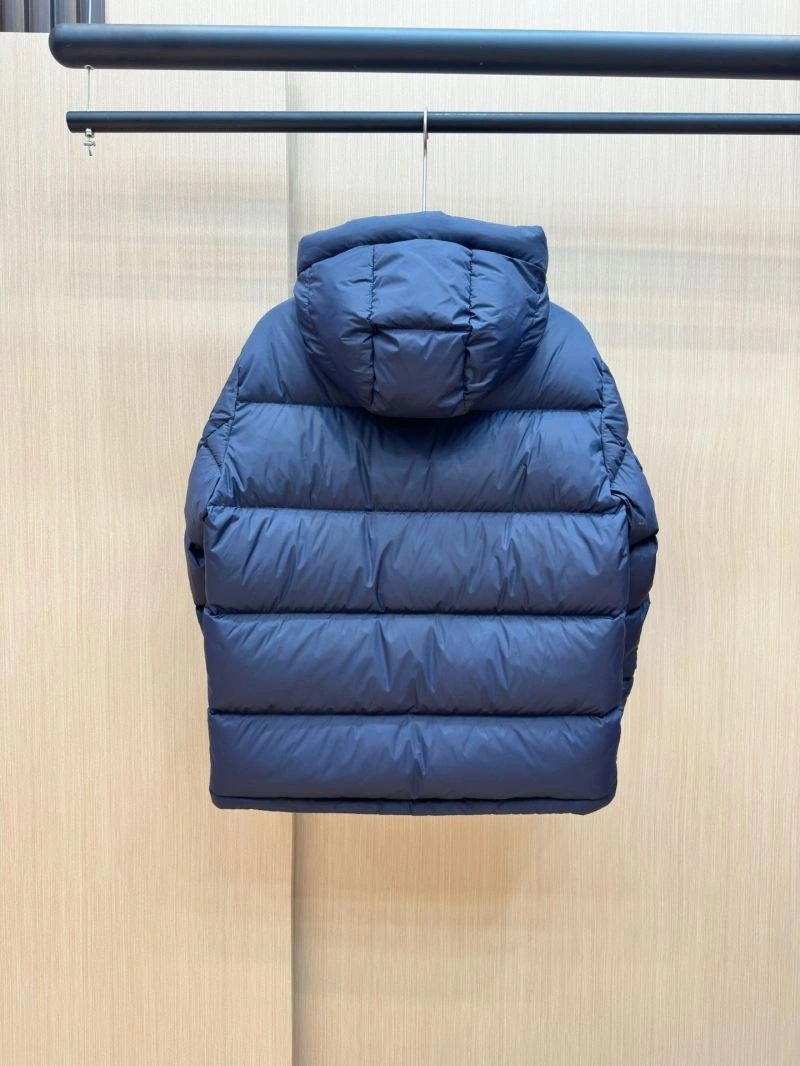 Snug Gucci Down Jackets 129072