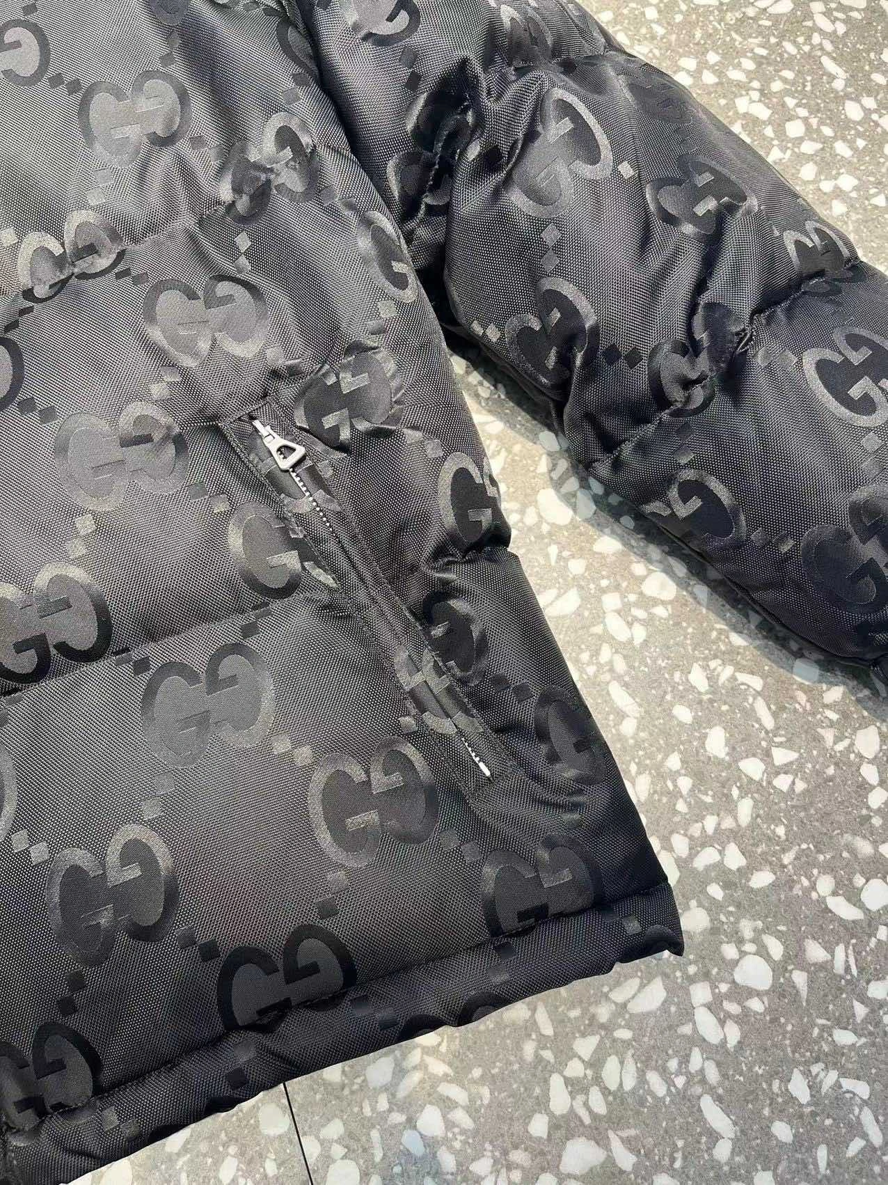 Gucci Down Jackets Chic 129133