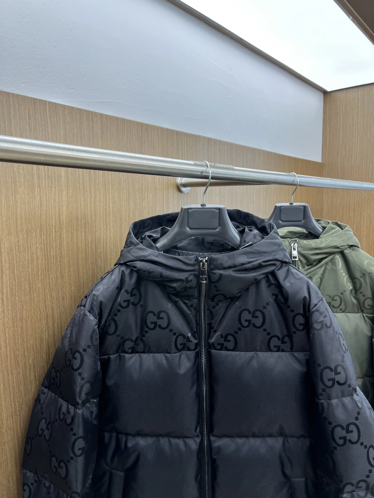 Vibrant Gucci Down Jackets 129135