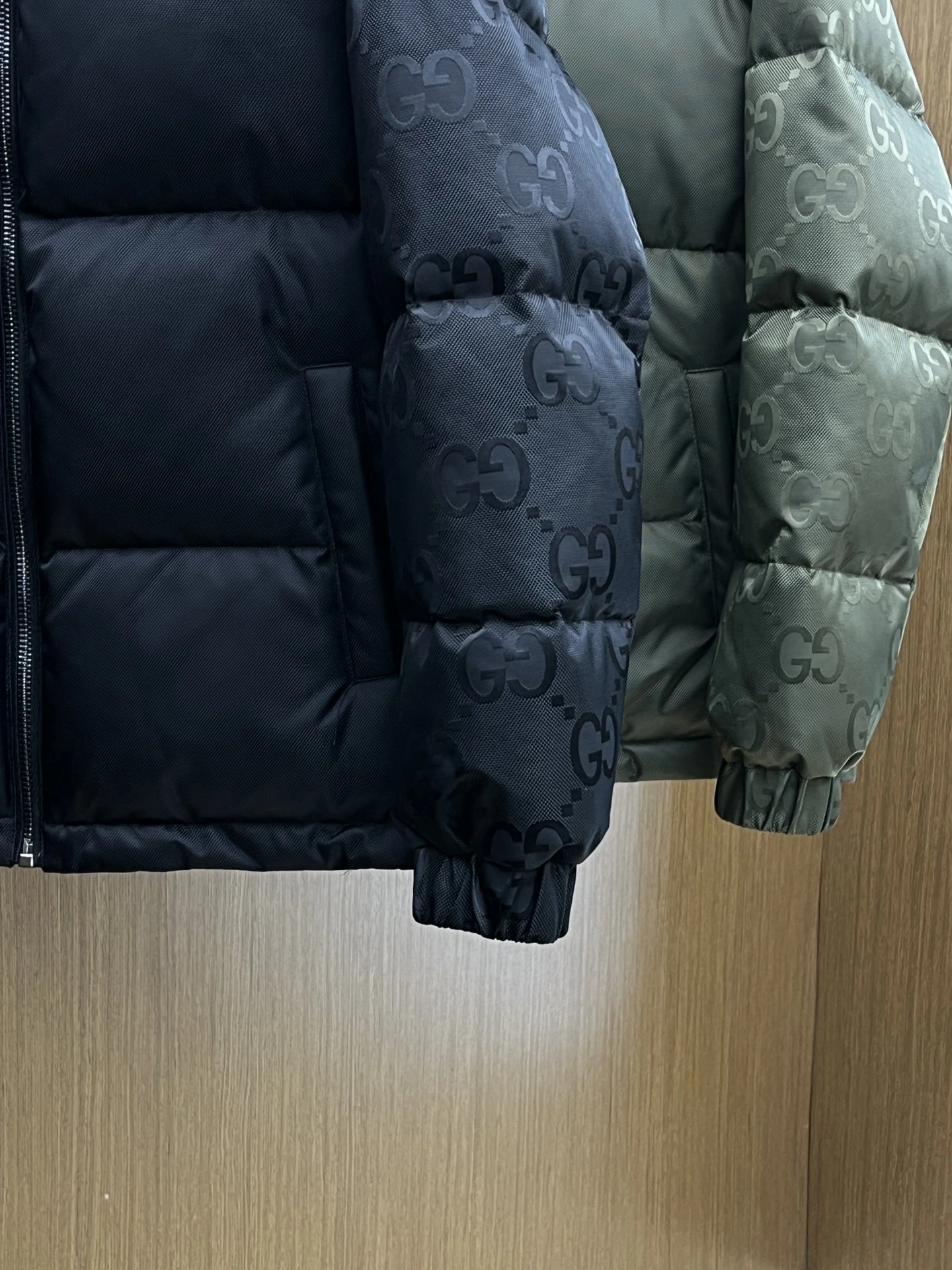 Vibrant Gucci Down Jackets 129135