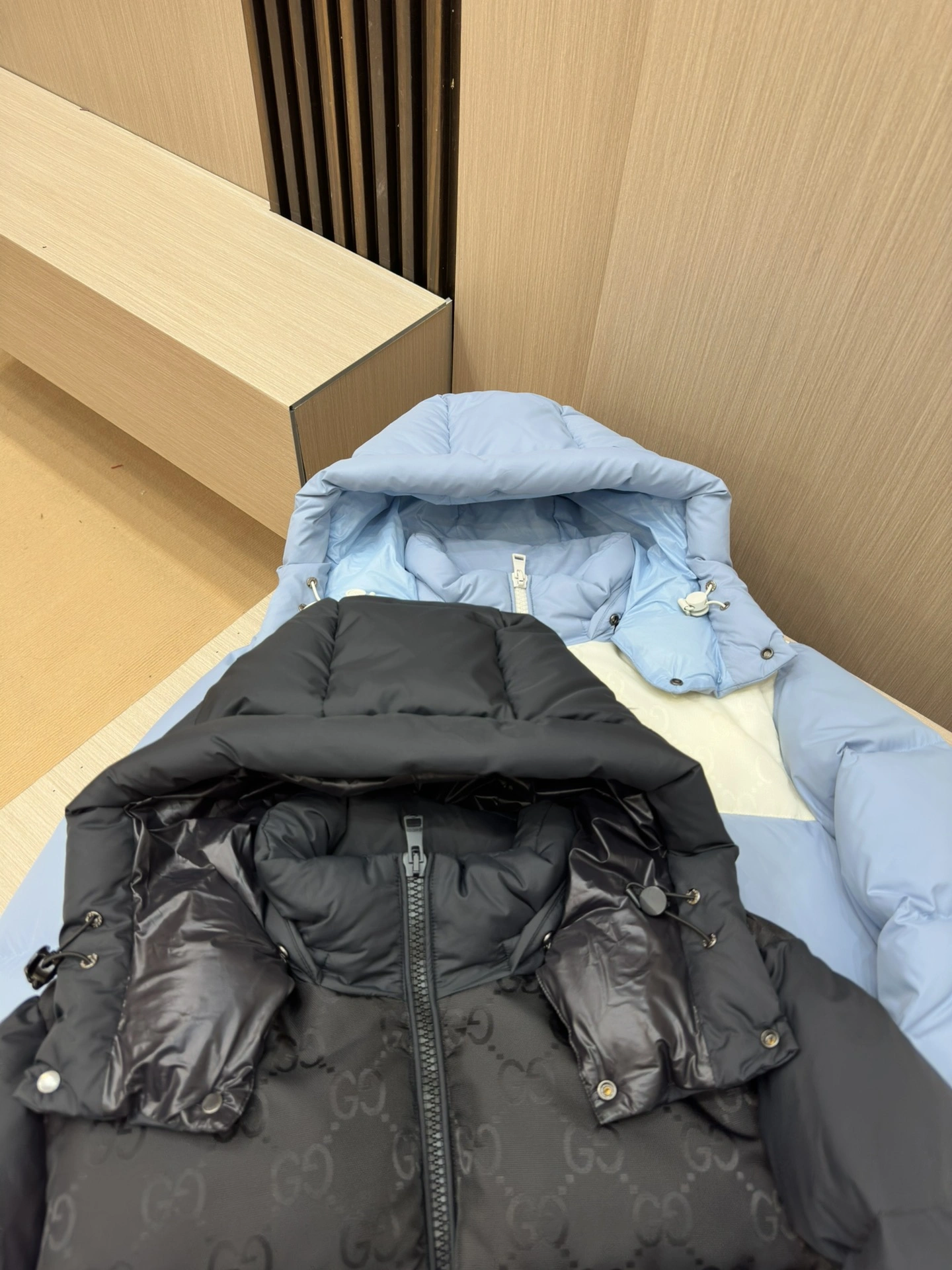 AllSeason Gucci Down Jackets 129137