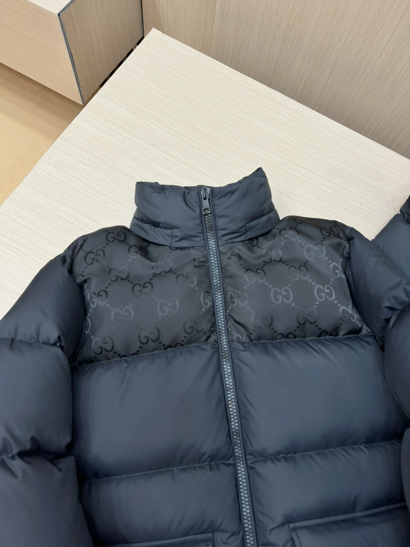 AllSeason Gucci Down Jackets 129137