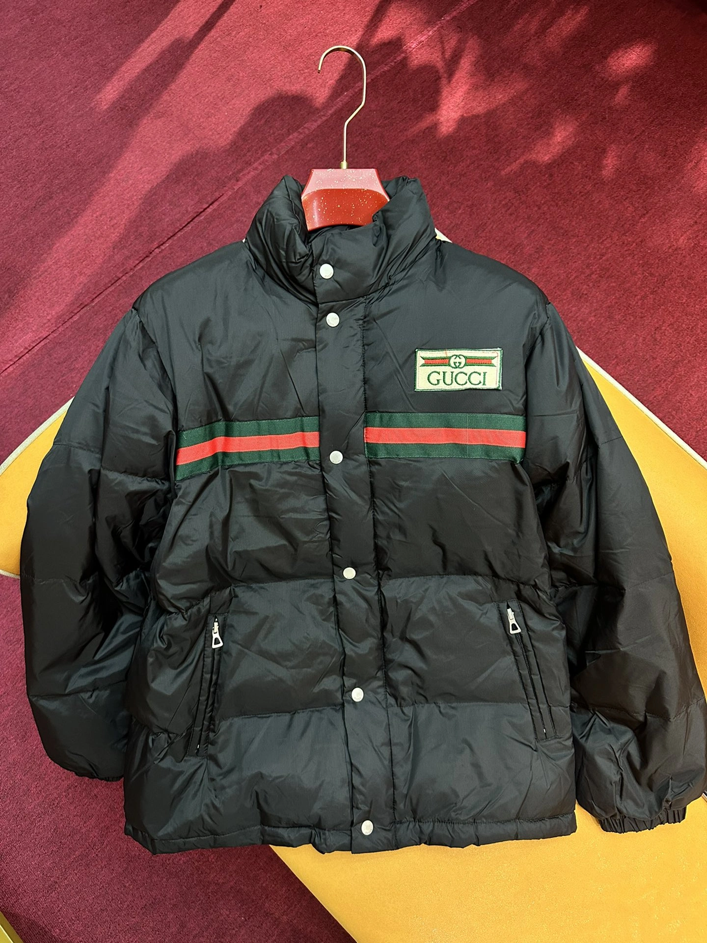 Gucci Down Jackets Minimalist 129115
