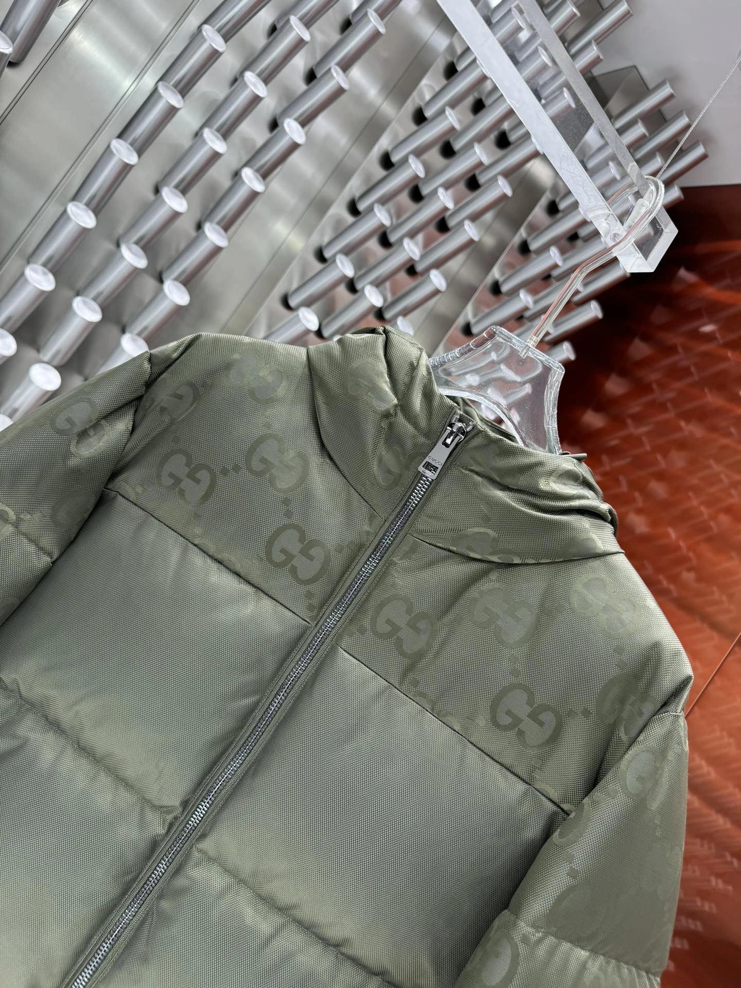 Gucci Down Jackets Snug 129126