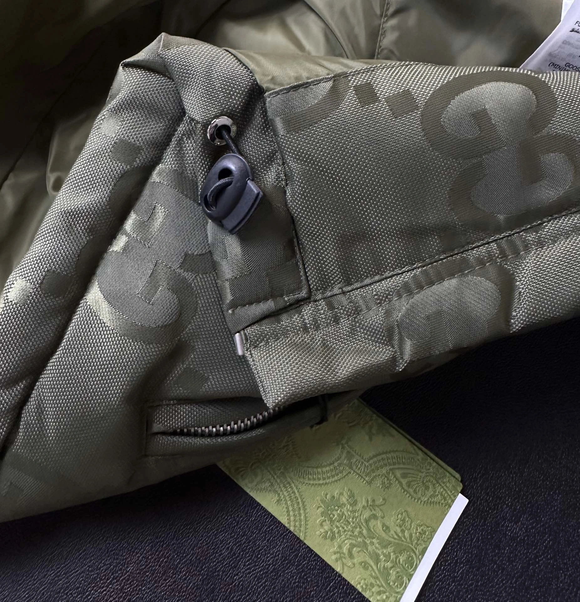 Gucci Down Jackets Chic 129184