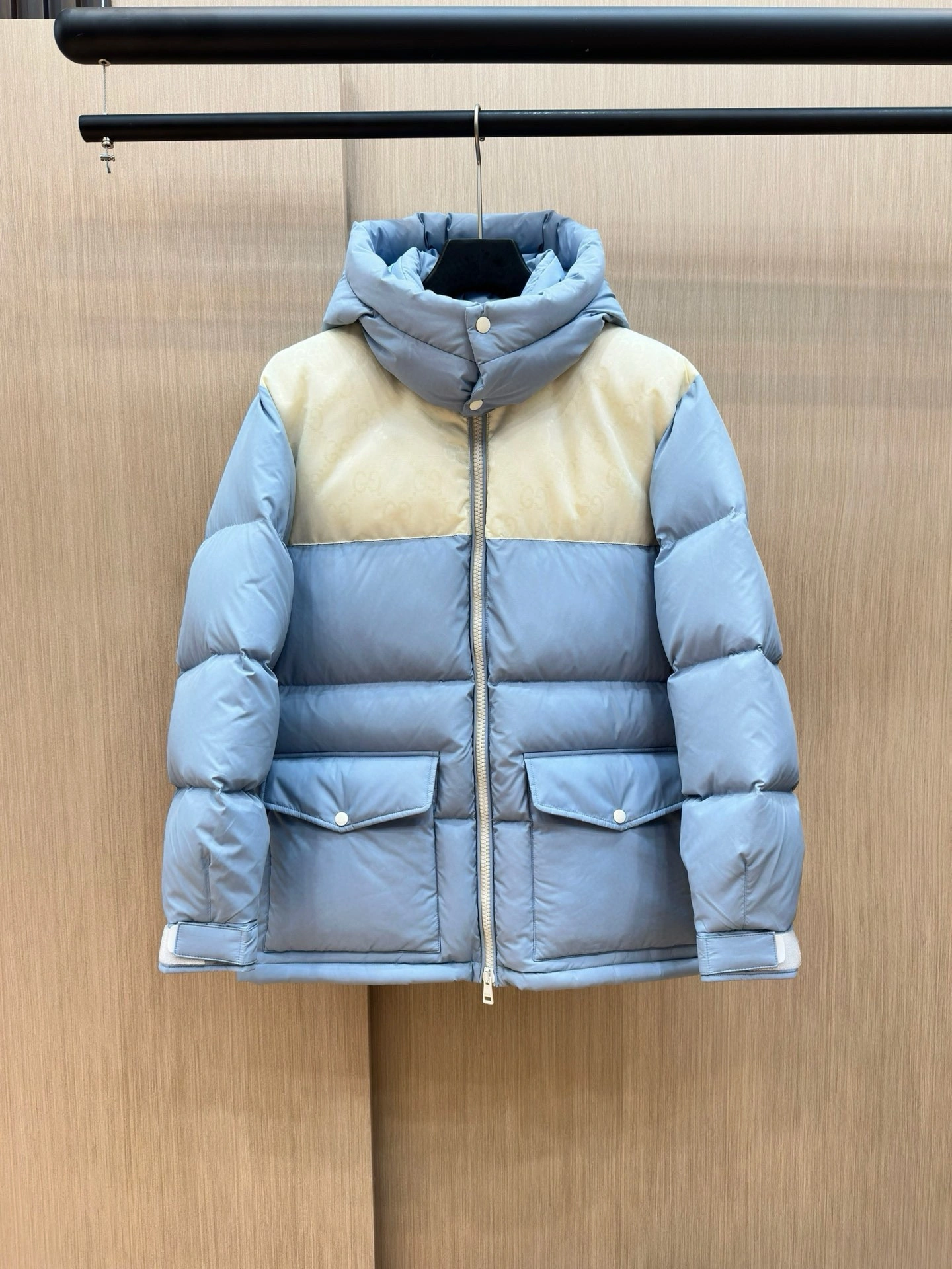 Effortless Gucci Down Jackets 129138
