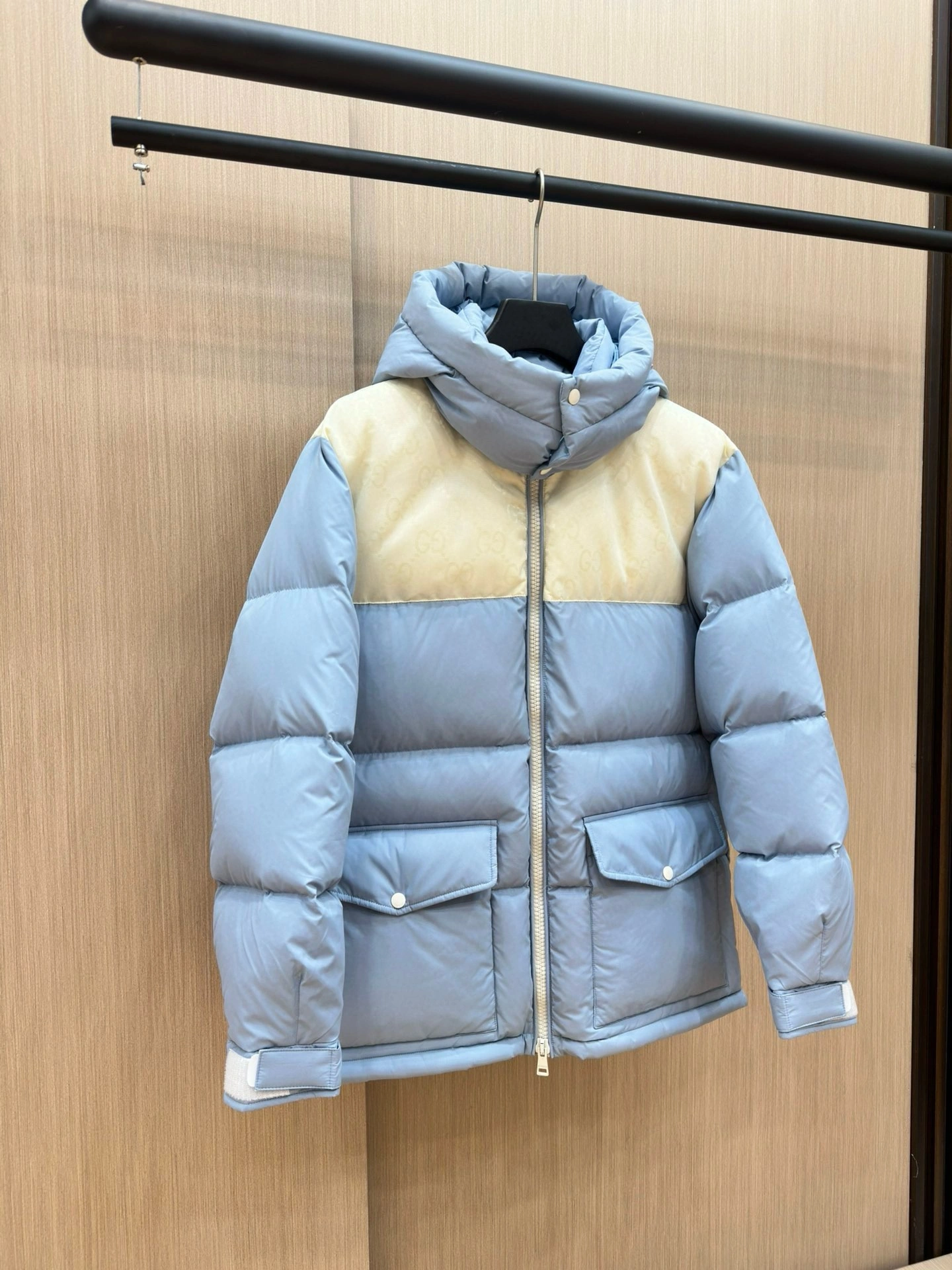 Effortless Gucci Down Jackets 129138