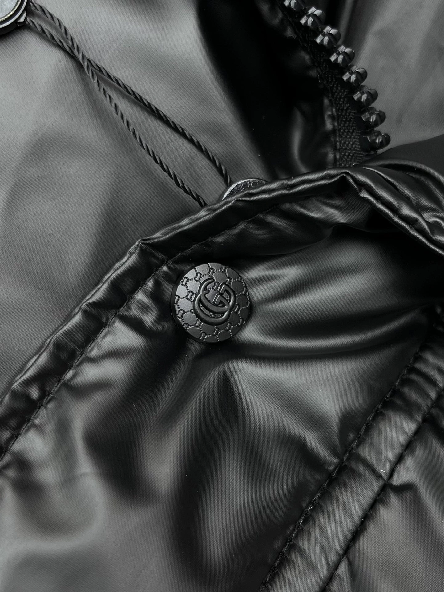 Youthful Gucci Down Jackets 129131