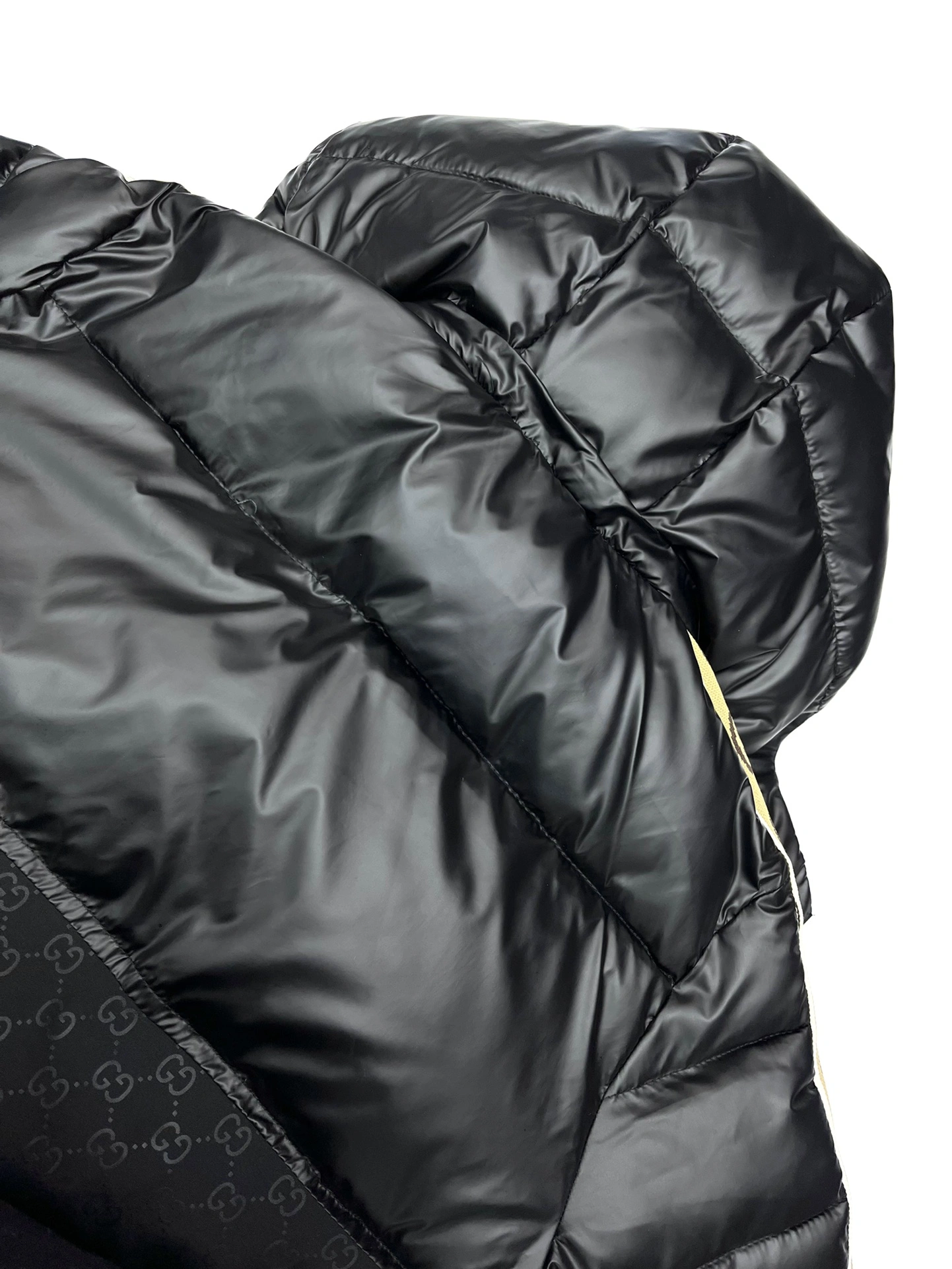 Youthful Gucci Down Jackets 129131
