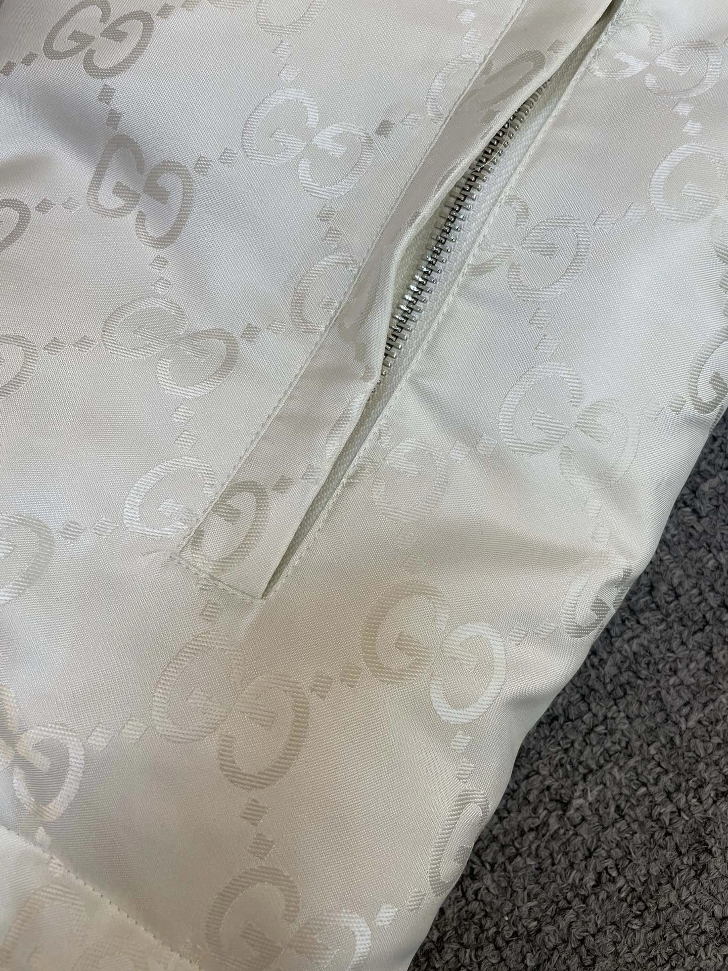 Comfortable Gucci Down Jackets 129118