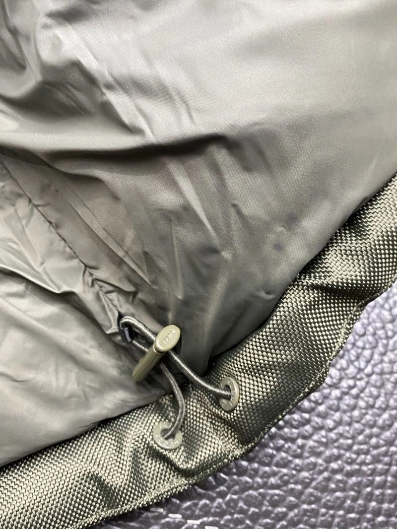 Stretchable Gucci Down Jackets 129060