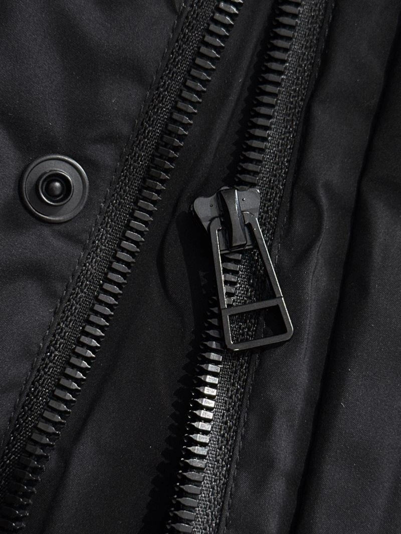 MoistureWicking Gucci Down Jackets 129030