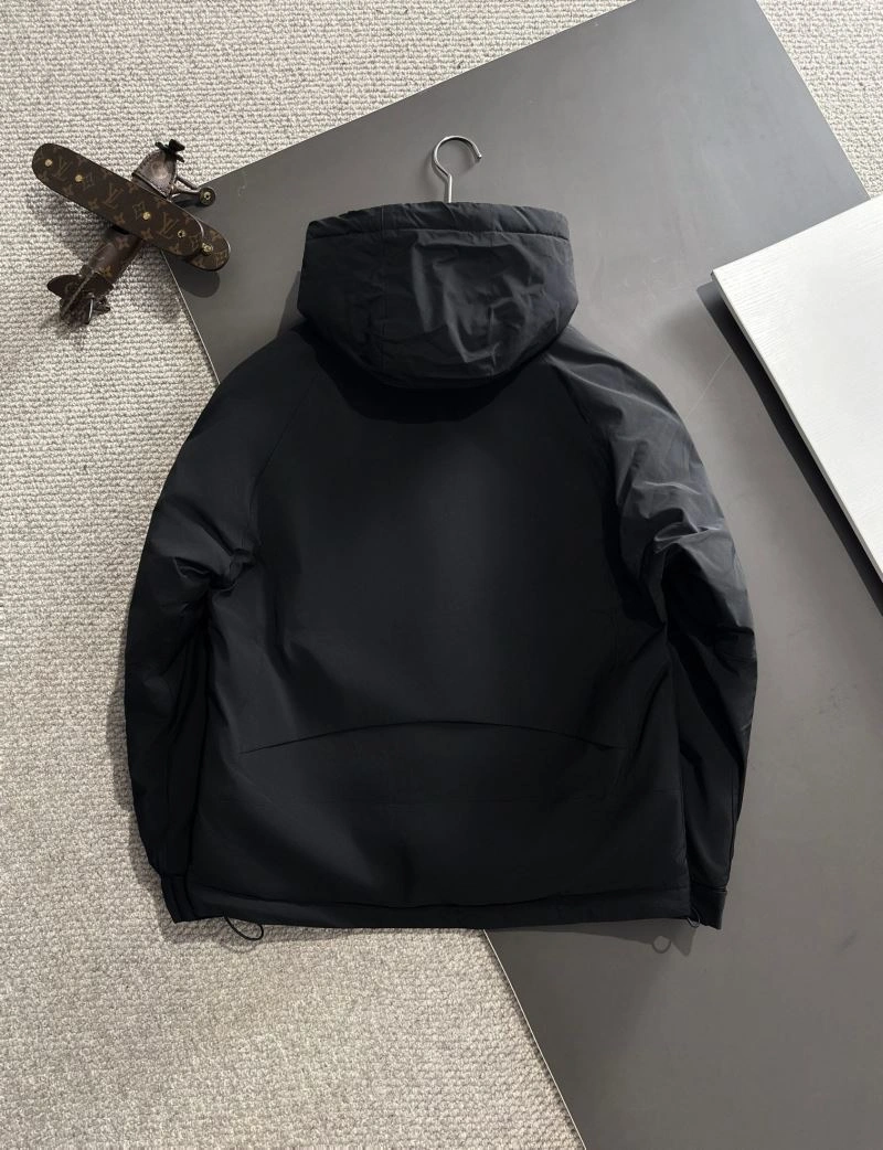MoistureWicking Gucci Down Jackets 129030