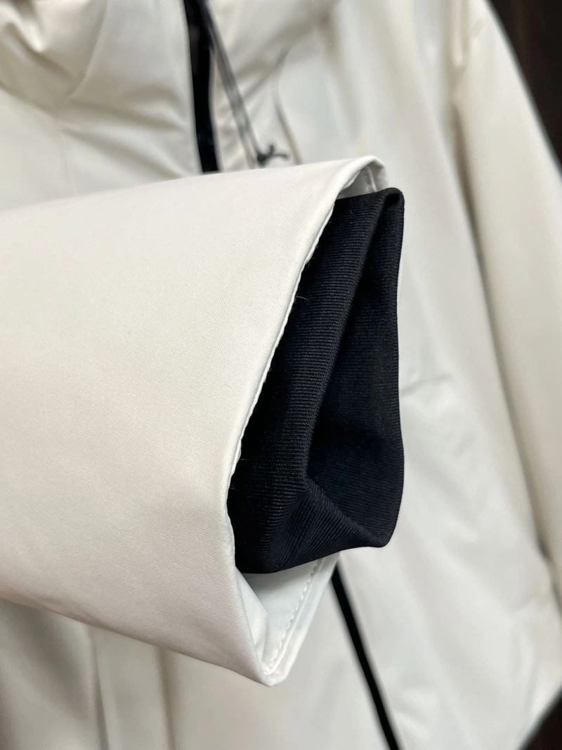 Versatile Gucci Down Jackets 129018